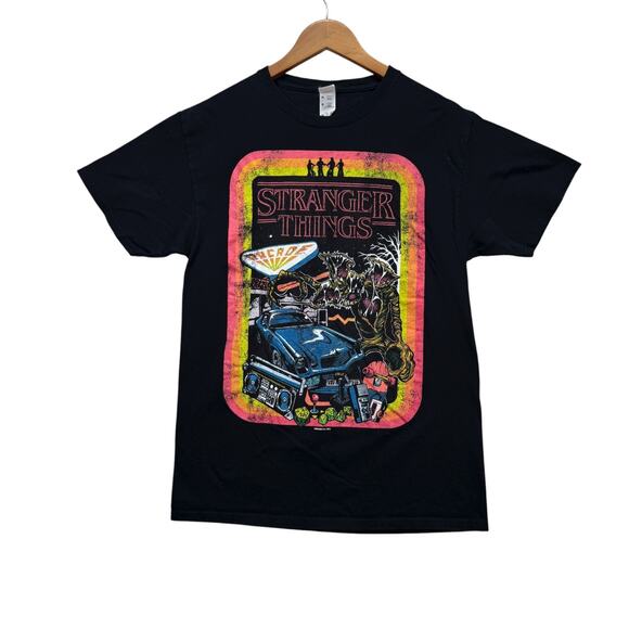 Stranger Things Graphic T-Shirt Arcade Demogorgon Mind Flayer Station Wagon M - Picture 1 of 3